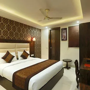  Hotel Red Velvet Suites At Delhi Airport India