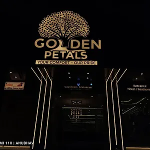 *** Hotel Golden Petals India